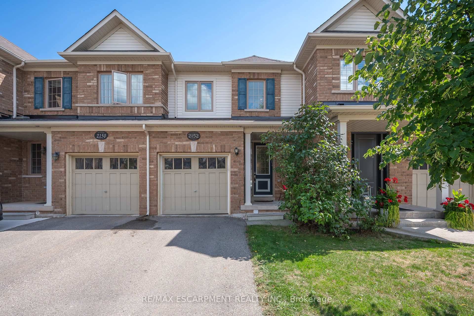 Welcome to this beautifully upgraded freehold townhouse in Oakville's prestigious Westmount community, where comfort meets contemporary charm.