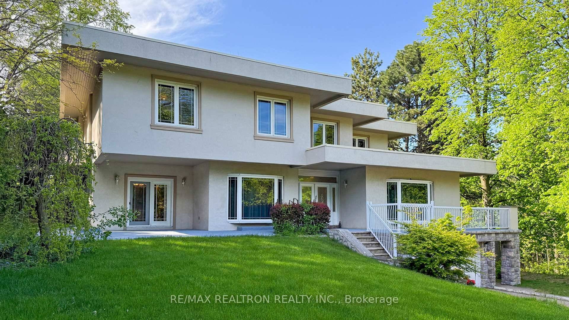 SMART BUYER's DREAM INCREDIBLE VALUE EXCELLENT CONDITION FOR IMMEDIATE MOVE IN WHILE INVEST IN FUTURE !