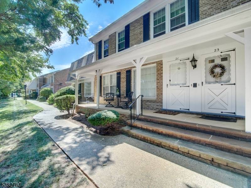Welcome to this charming 2nd floor one bedroom condo, perfectly situated in a peaceful and well maintained complex.