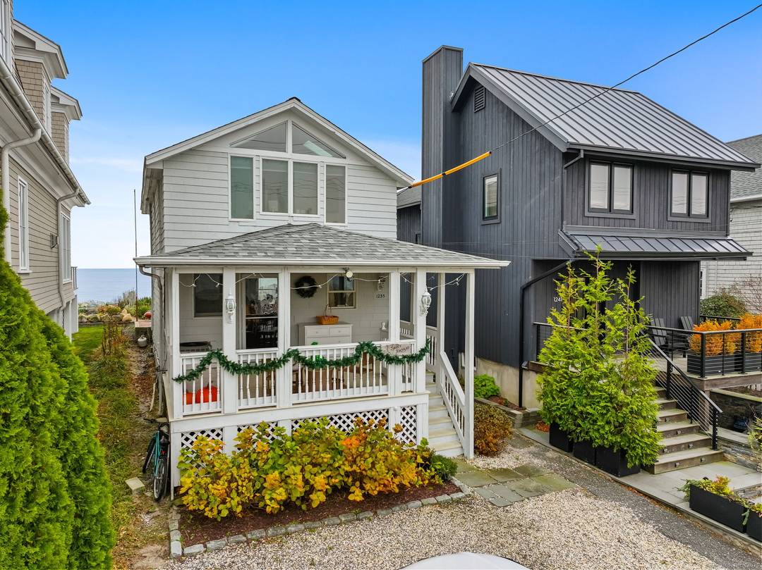 An incredible waterside opportunity awaits !