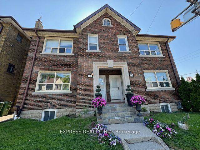 Beautifully Renovated 2 Bedroom plus loft, One And A Half Bath, 1400 Sf 2nd Fl.
