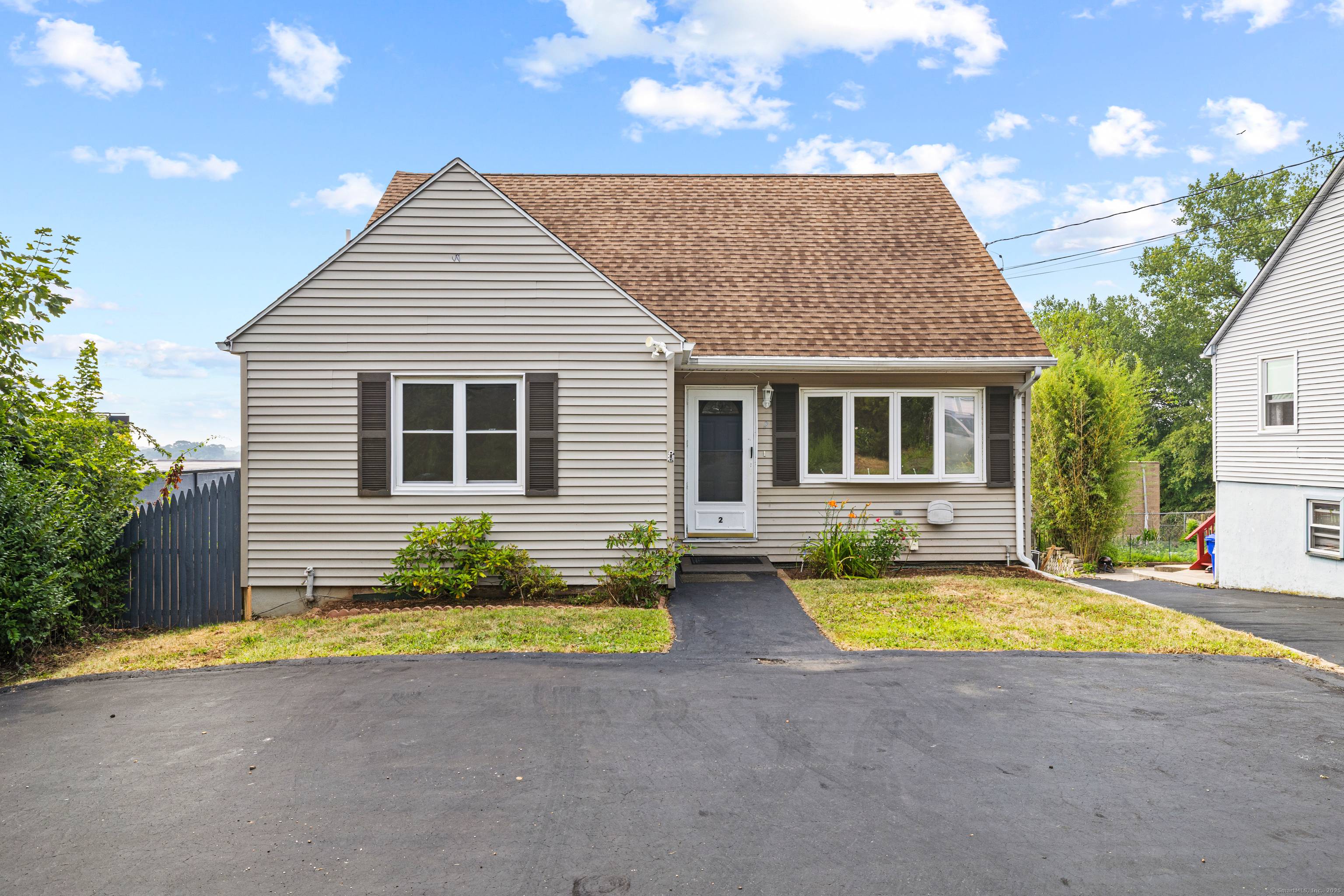Looking for a home with flexible living space ?