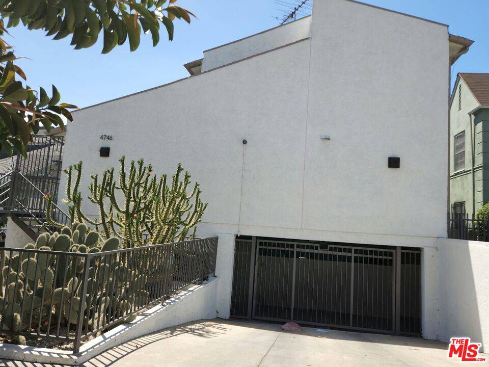 4746   Oakwood Ave 2BR Mid Wilshire La