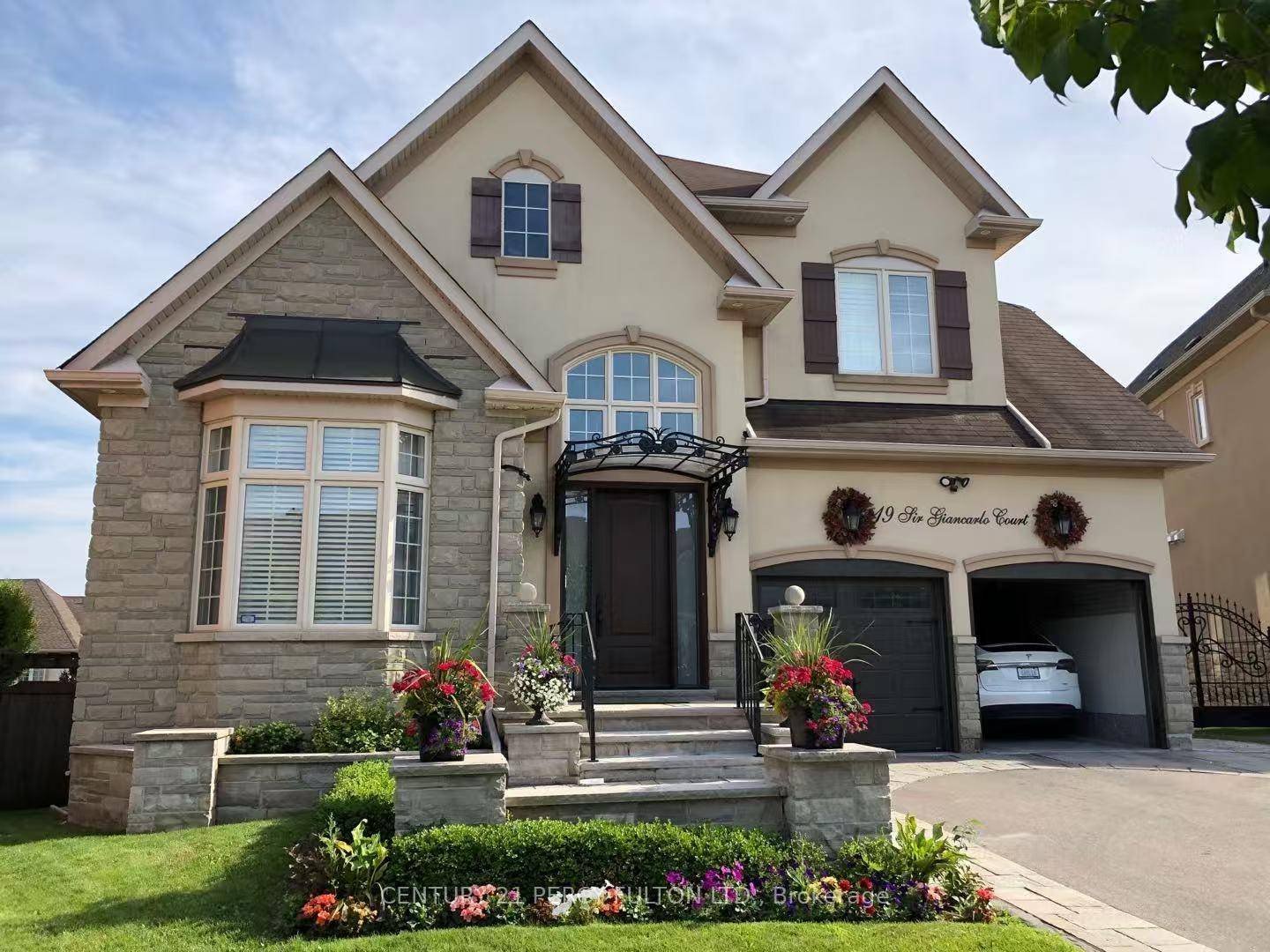 Amazing Entertainer's dream Quiet Cul De Sac Ravine View 3 Car Garage Top rated Schools Scenic trails Sunny South Exposure 9600sft Pie Shape Lot, Sun drenched breakroom, family room, office ...