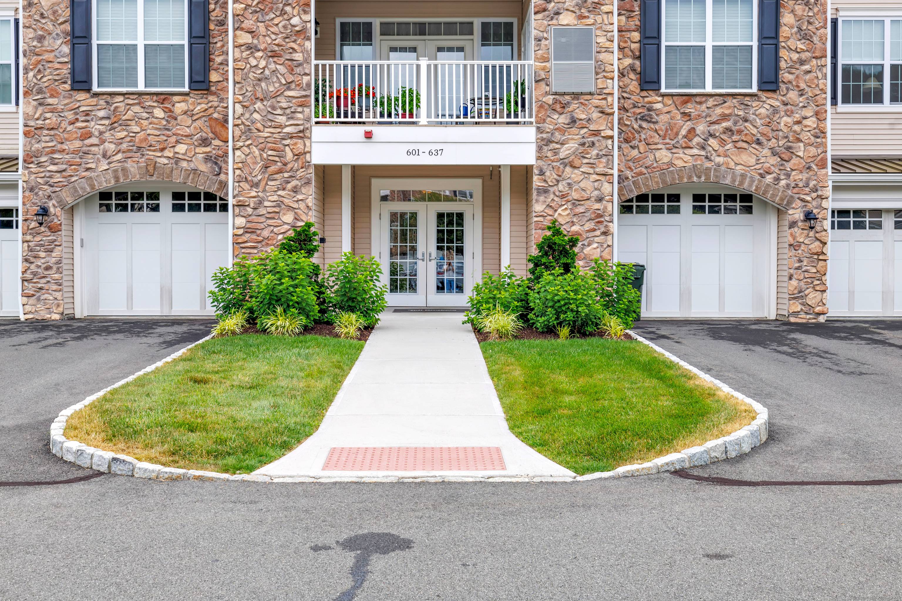 Step into comfort and style in this beautifully maintained 2 bedroom, 2 bath condo located in the highly sought after Newtown Woods neighborhood.