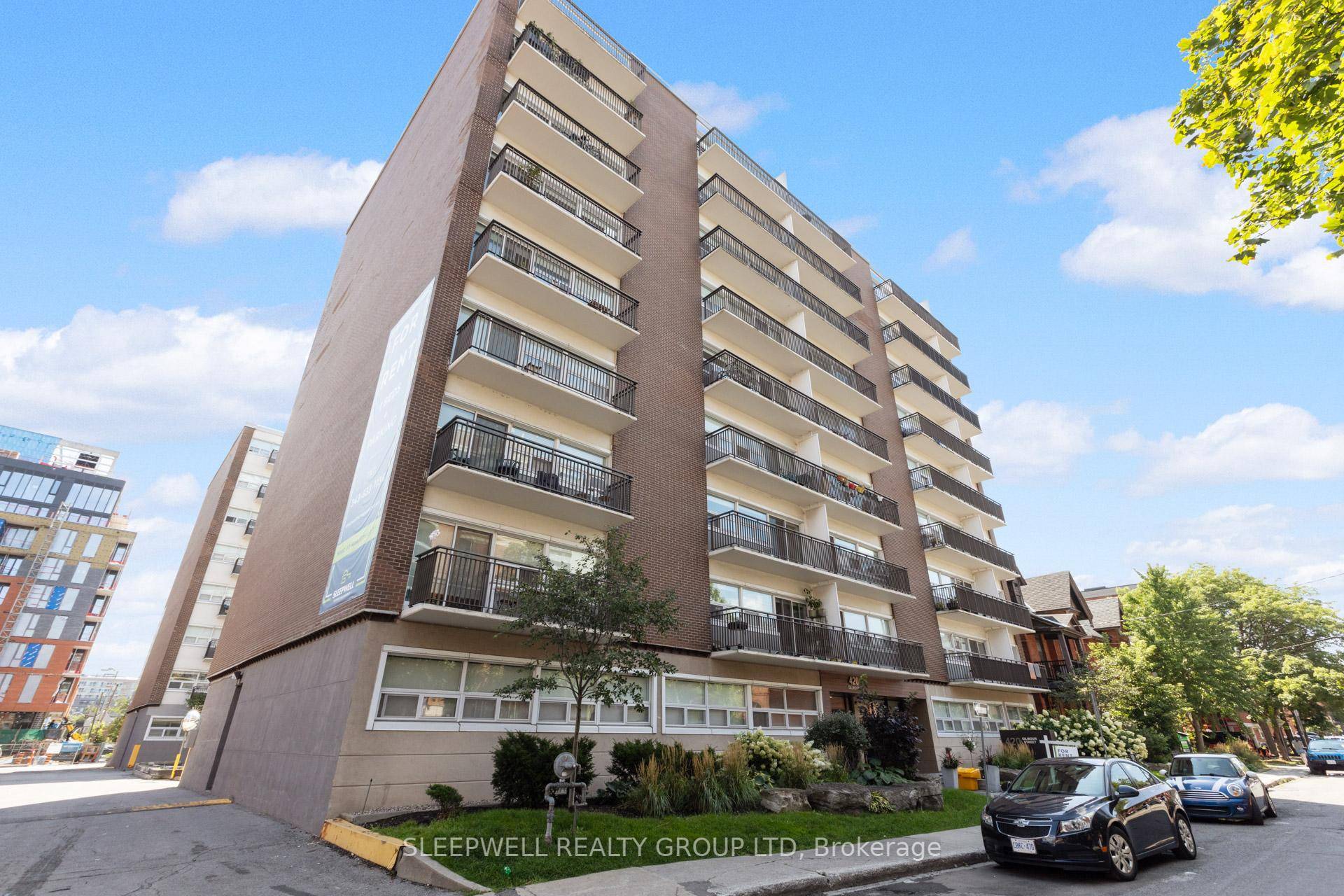 Welcome to 420 Gilmour Street, where convenience and comfort meet in the heart of downtown Ottawa.