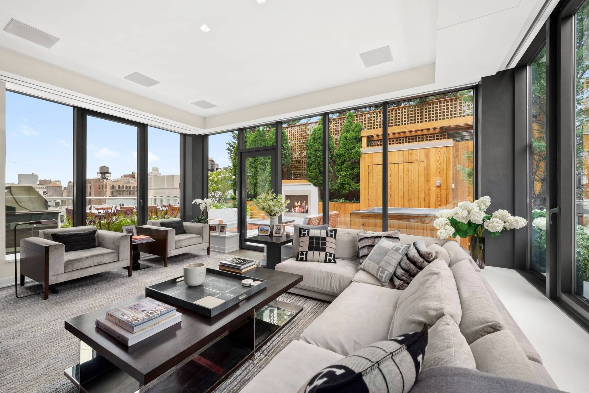 Come see this stunning furnished PH in prime Flatiron and live in the lap of luxury !