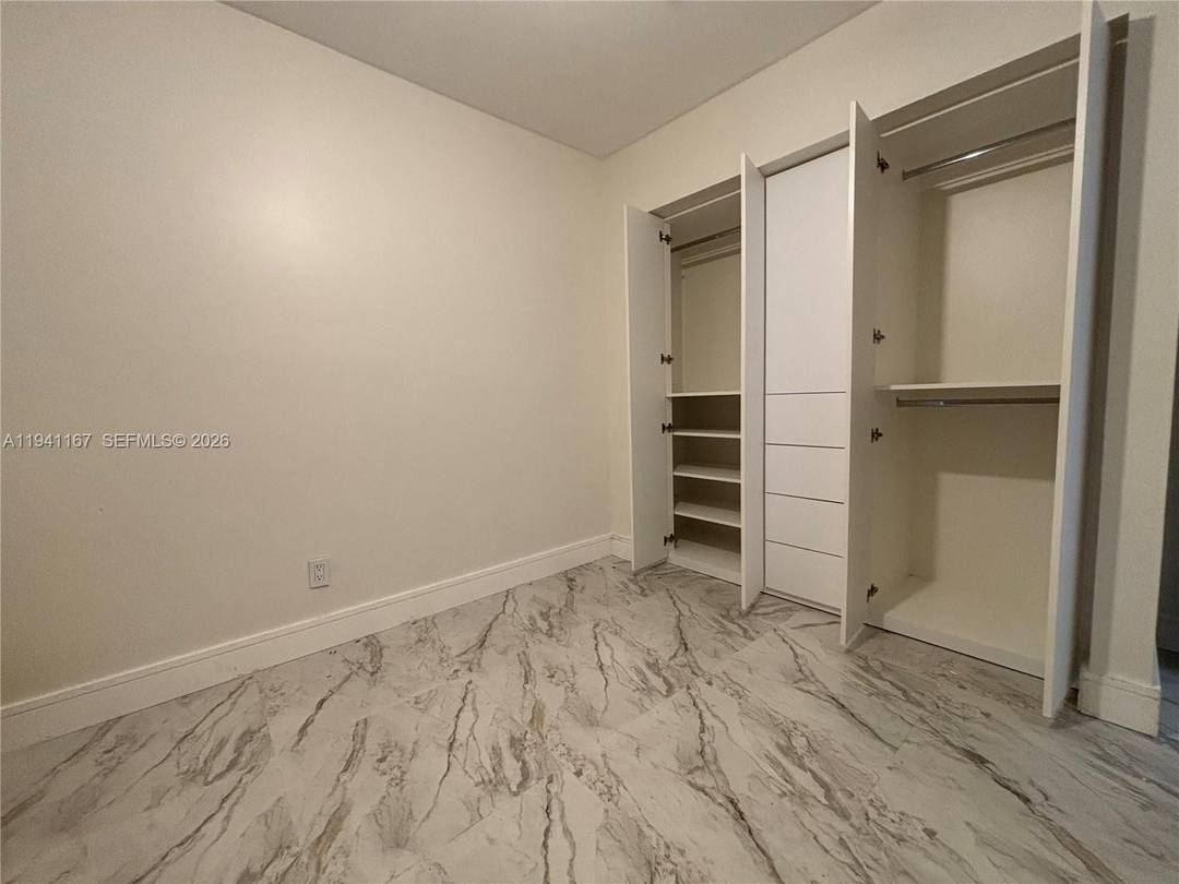 Spacious townhouse in Miramar, two bedrooms and two bathrooms, with abundant natural light, high ceilings, beautiful lake view, recently remodeled, new appliances, laundry room, low HOA fee.