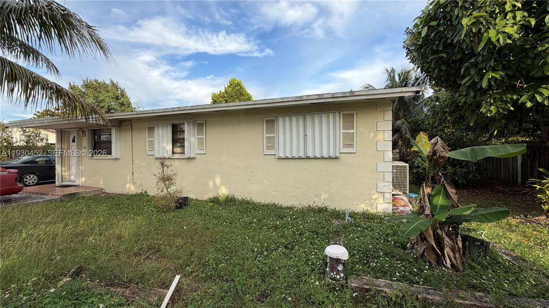 Price Reduced for quick sale at 19831 SW 122nd Ave !