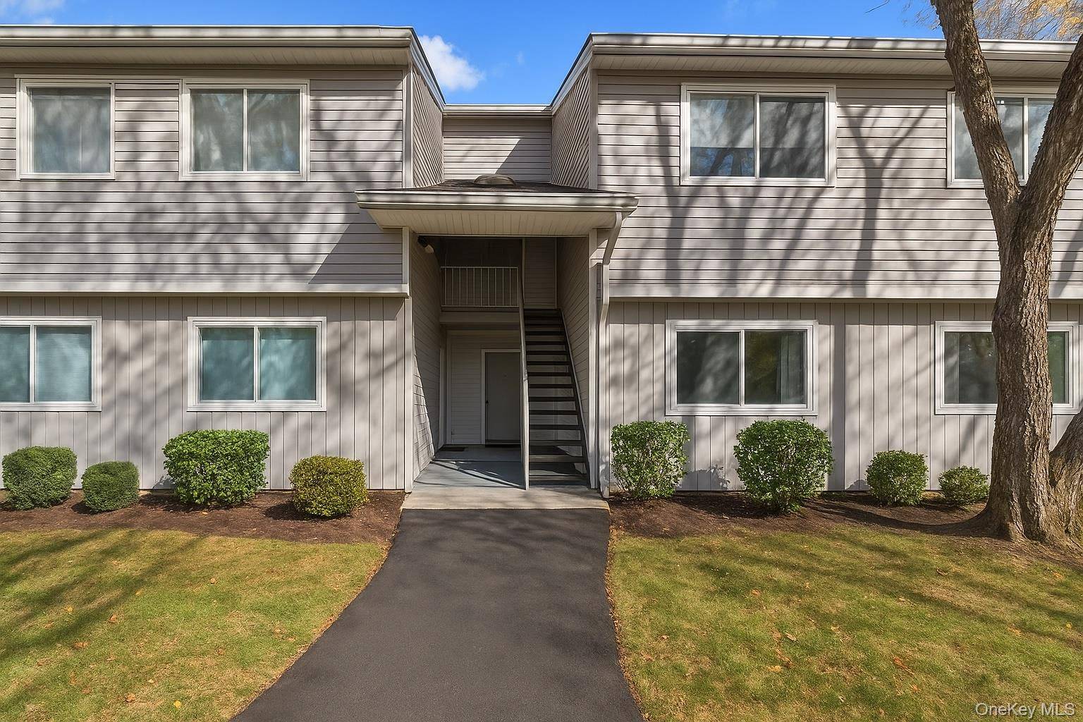 You ll fall in love with this beautifully cared for condo it s spotless, stylish, and feels like new !