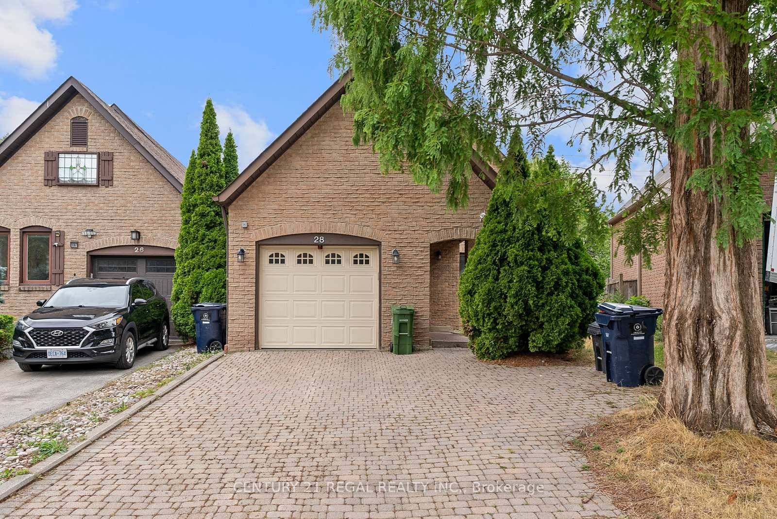 Stunning 3 Bedroom Home In High Demand Scarborough Neighbourhood.