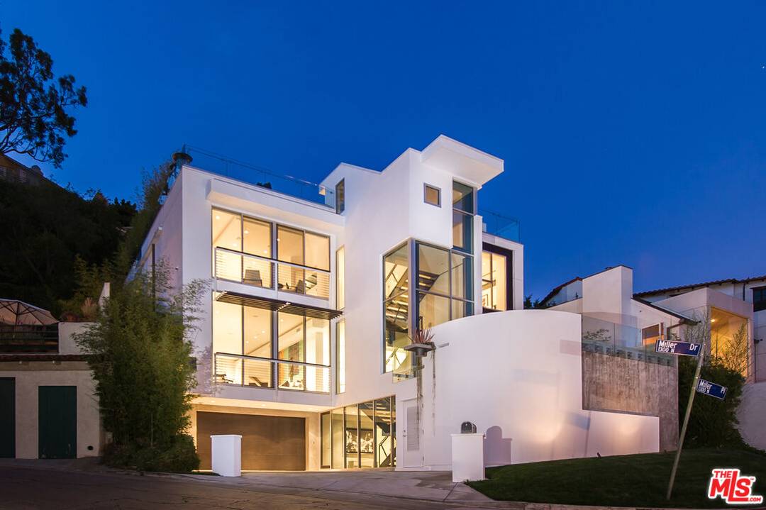 1352   Miller Dr 4BR Sunset Strip La