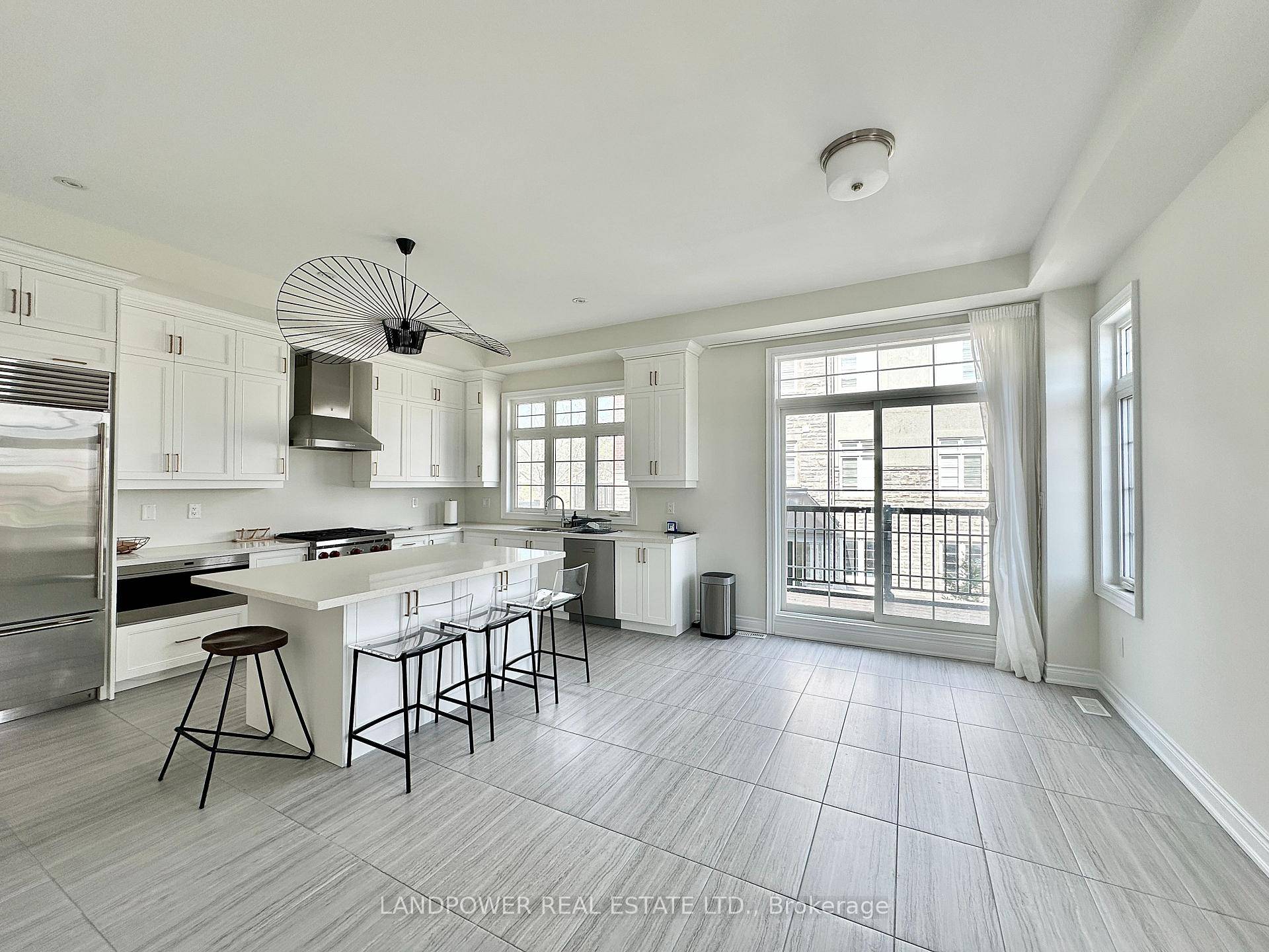 Luxury Double Garage END UNIT Townhome in Prestigious Angus Glen Community Built by Kylemore Homes !