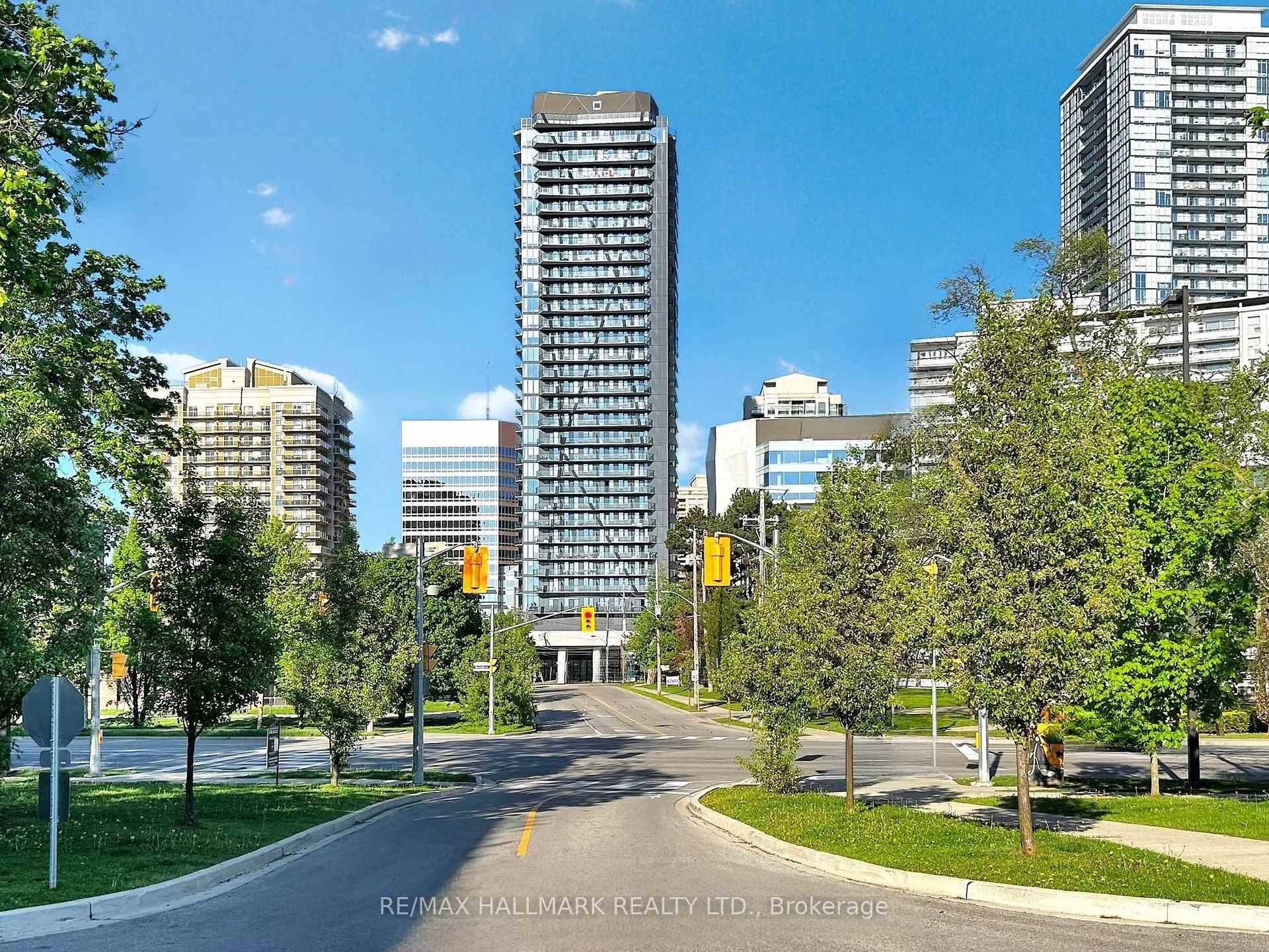 Soaring high on the 30th floor, this bright and spacious 2bedroom with 2 full bathroom suite offering breathtaking unobstructed views of the city.