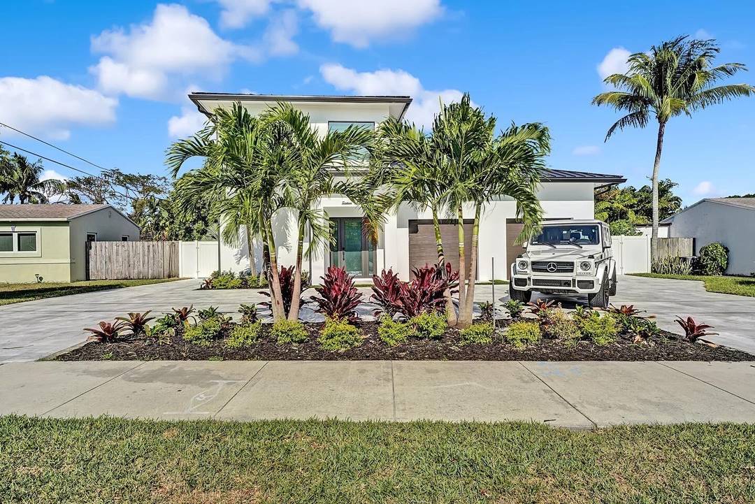 Find everything you're looking for and more in this spectacular brand new construction, showplace home.