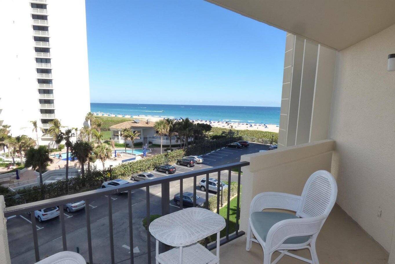 Beautiful Oceanfront condo ready for immediate occupancy.