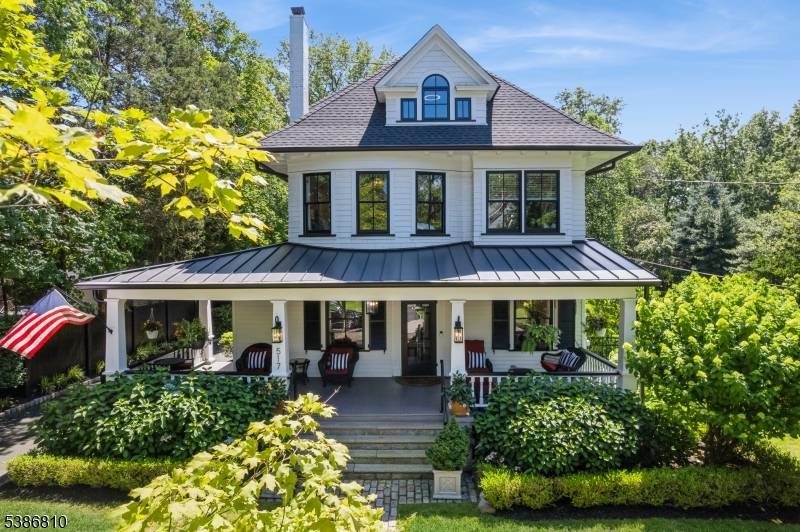 Discover an extraordinary opportunity in the heart of Westfield.