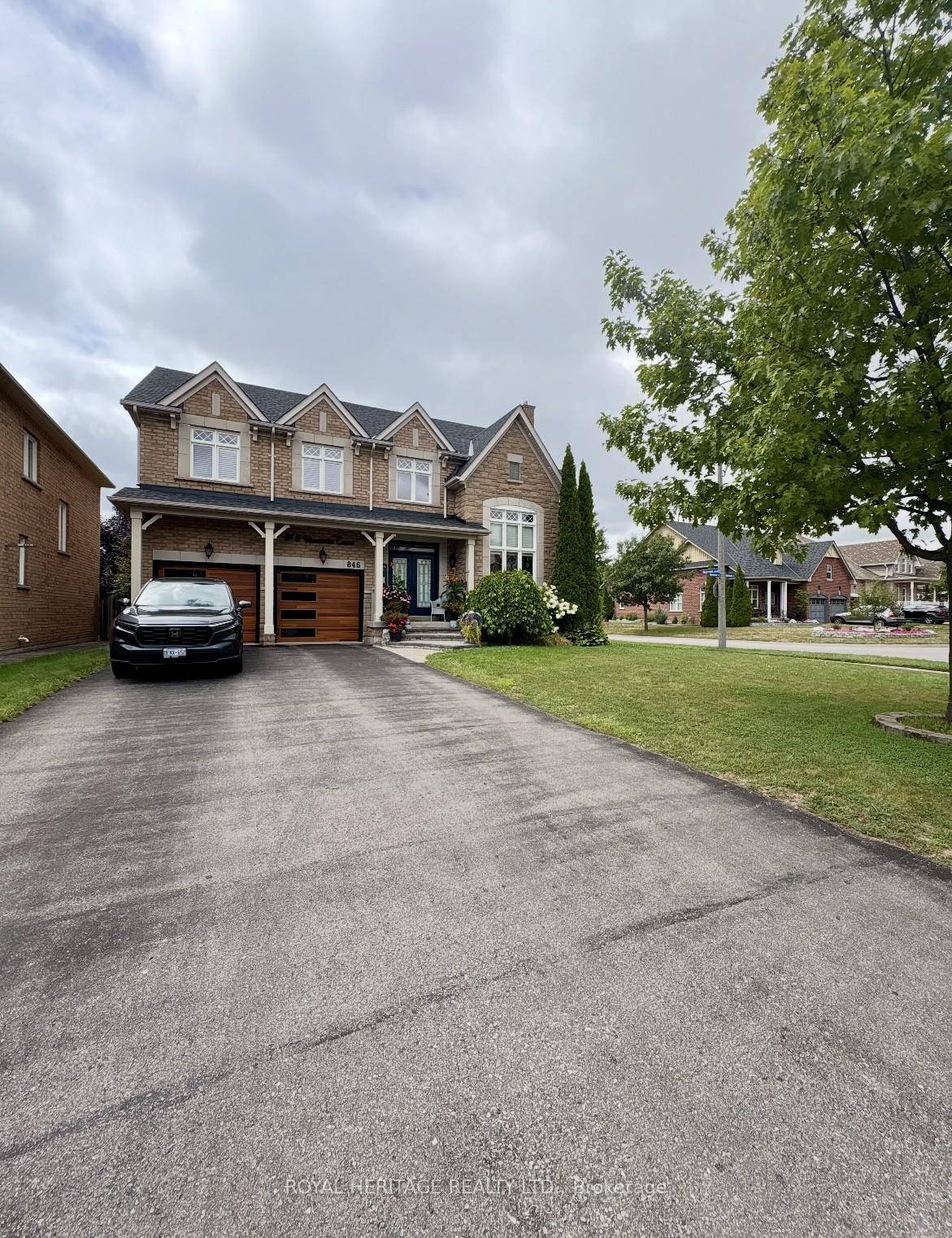 Welcome to the Prestigious Harrowsmith Ravine Estates.
