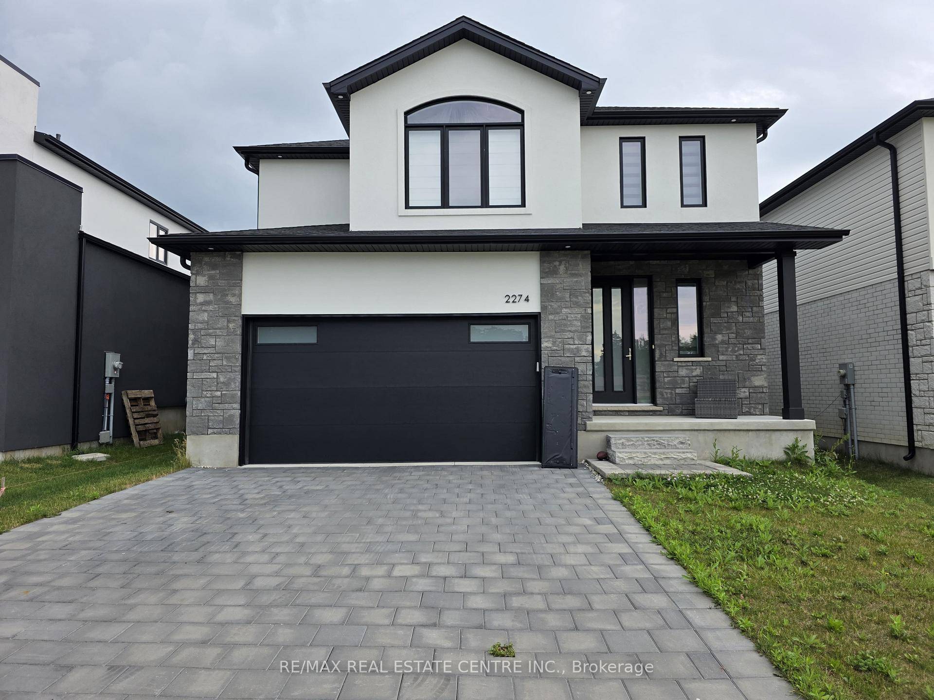 Welcome to this stunning custom built 2 storey detached home in the desirable Byron community of London, Ontario !