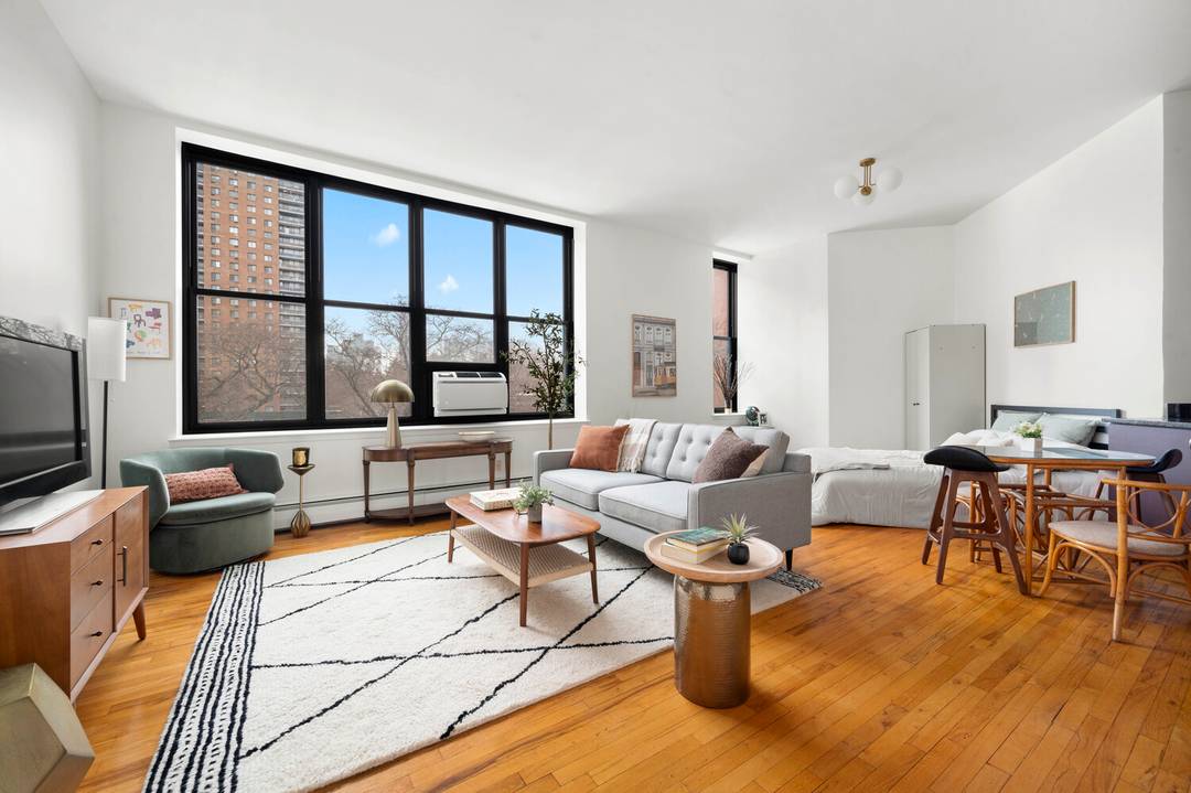 A Rare Industrial Chic Residence in Historic Clinton Hill Residence 4K offers a thoughtfully laid out two bedroom, two bath currently used as a one bedroom home with excellent separation ...