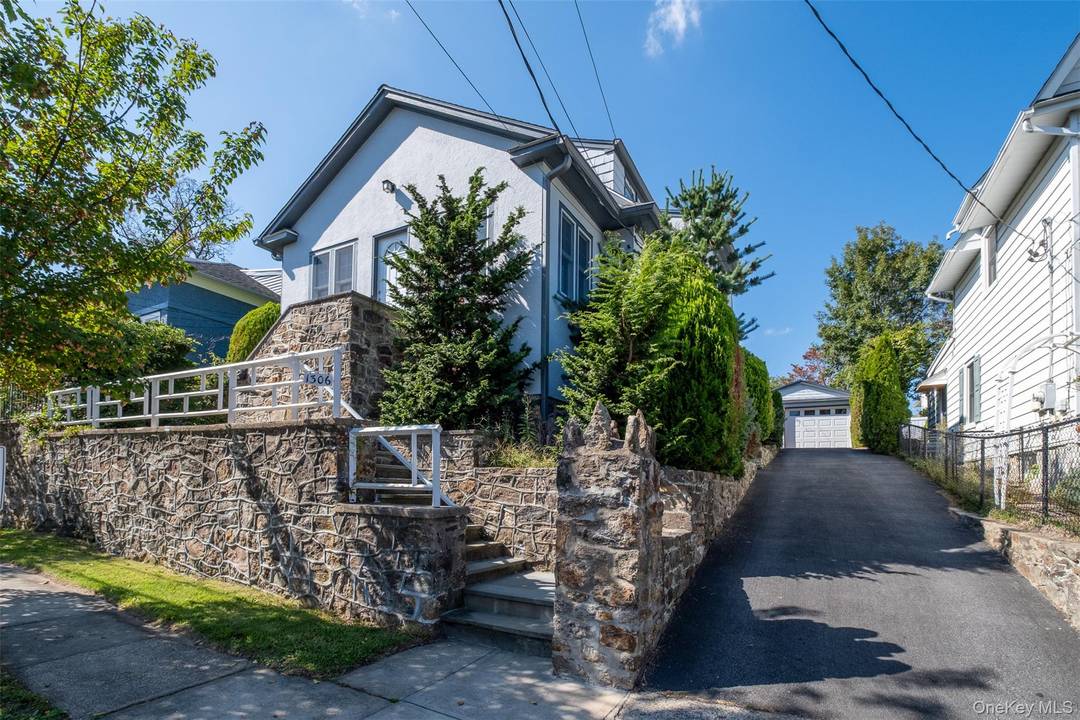 Charming 1st floor apartment with 3 Bedrooms, 2 baths located in the award winning Rye Neck School District.