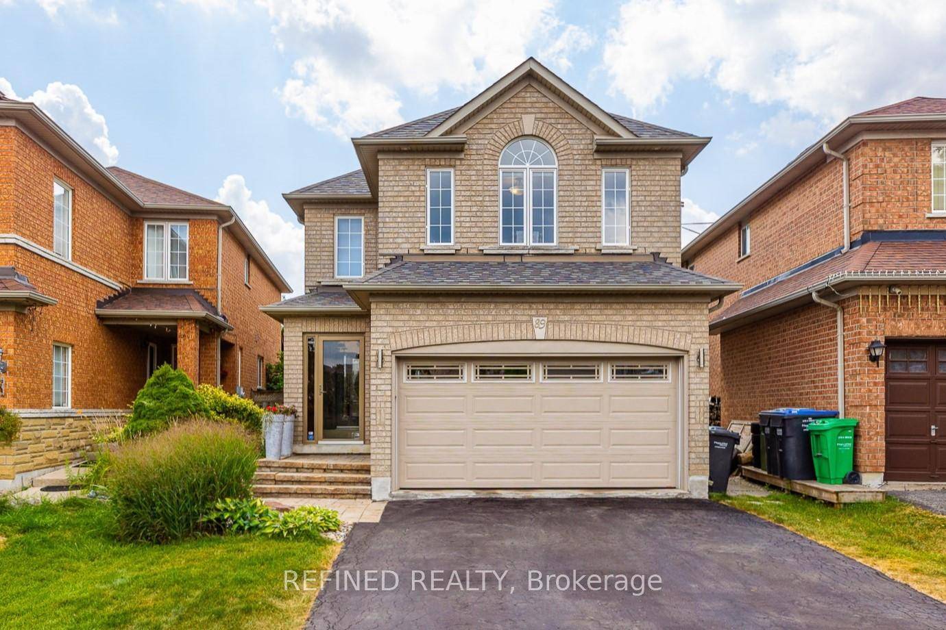 This move in ready, tastefully decorated home will easily make you feel right at home !