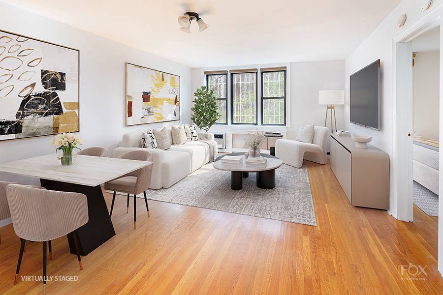 This charming, sun drenched one bedroom apartment is a must see ; offering the perfect blend of comfort and convenience.
