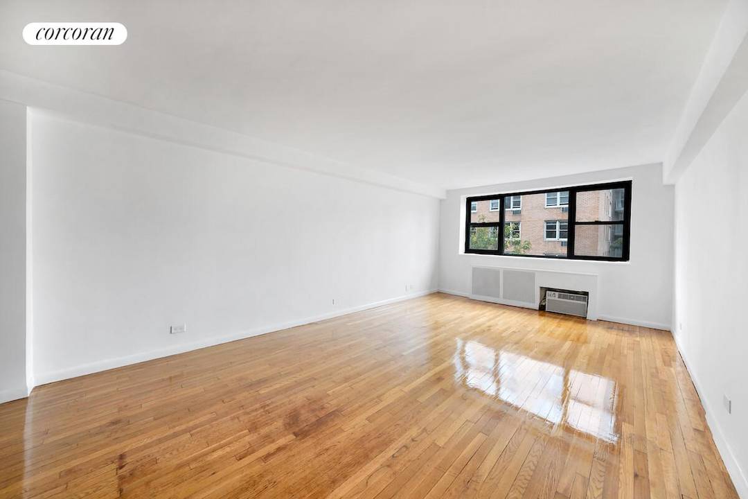 305 East 72nd Street, 5GN Located in the Charing Cross Cooperative this Estate Sale is an opportunity to bring your vision and creativity to this spacious 2 bedroom, 2 bathroom ...