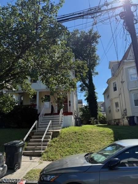 3 FAM ON A QUIET STREET NEAR SOUTH ORANGE BORDER, EXCELLENT CONDITION, ALL SEPARATE UTILITIES, GREAT FOR FIRST TIME BUYERS OR IDEAL FOR INVESTORS !