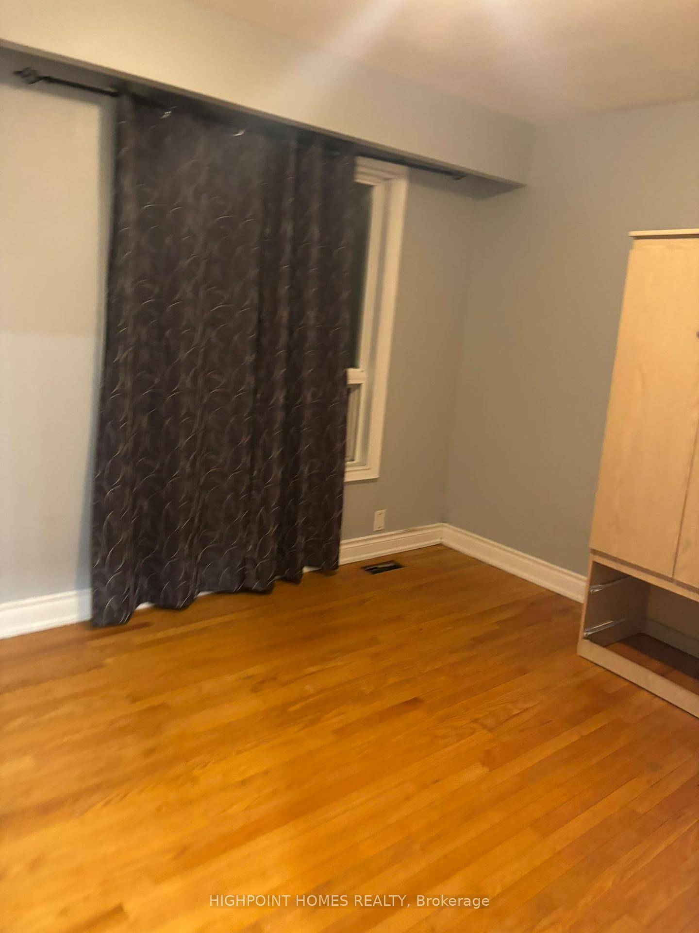 Welcome to 108 Golfhaven Drive a bright and spacious raised bungalow available for lease in the desirable Woburn community !