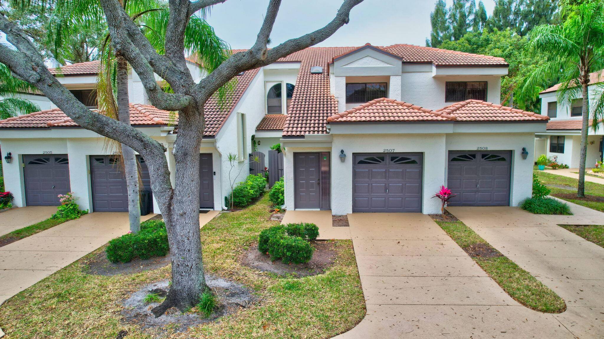 Welcome to Quail Run and this rare 1 owner property !