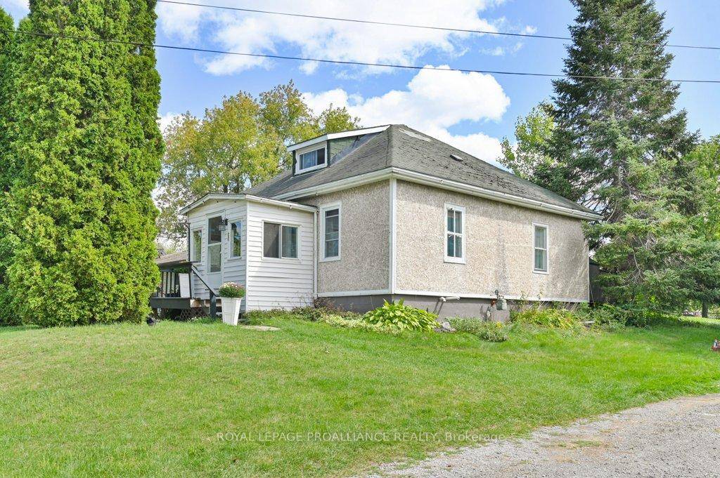 55 St James Immediate Possession Available !