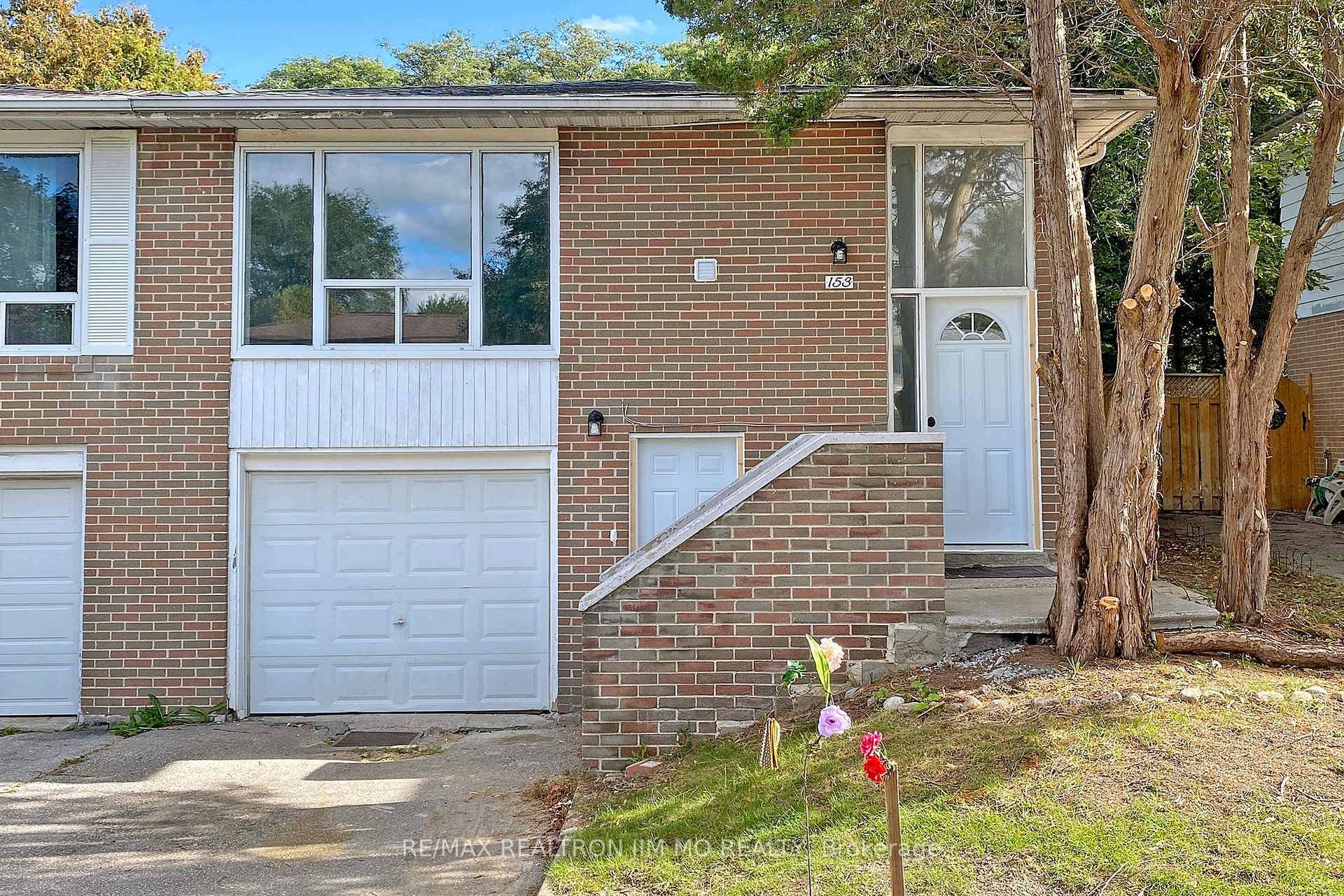 Beautifully Few years New Renovation, Looks Like A Model Home !