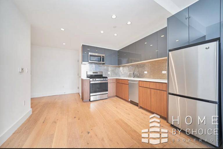 OPEN HOUSE BY APPOINTMENT IN UNIT WASHER DRYER Welcome to your new home at Harlem 125, a modern urban oasis in the heart of Manhattan !