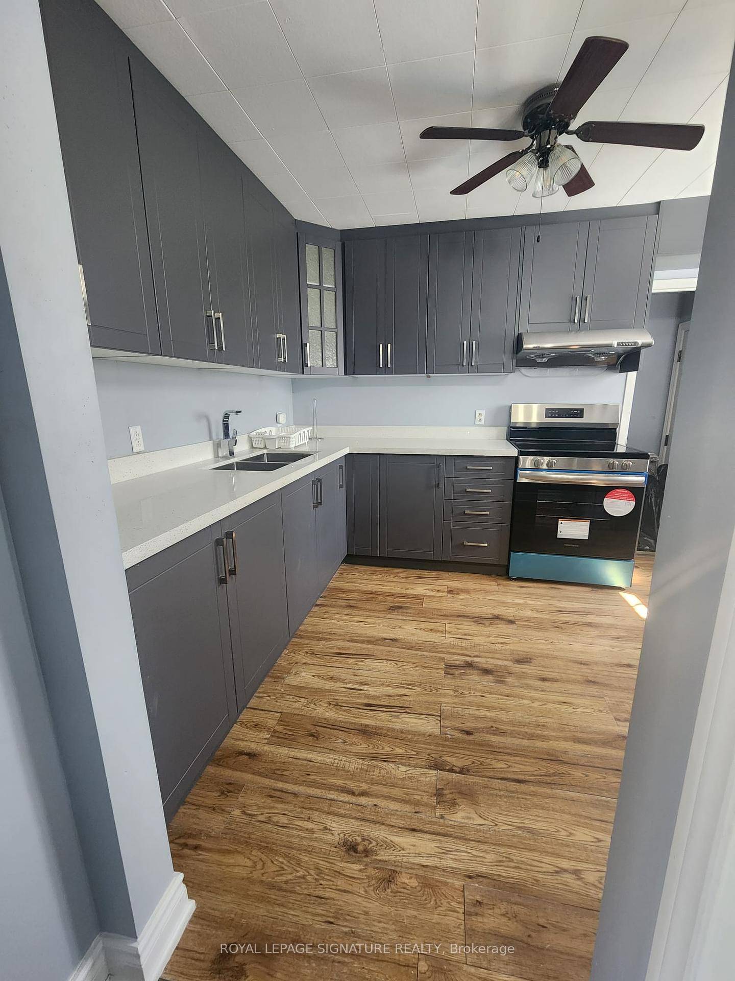 Welcome to this 5 bedroom, 3 bathroom detached home located in the heart of downtown Brampton !