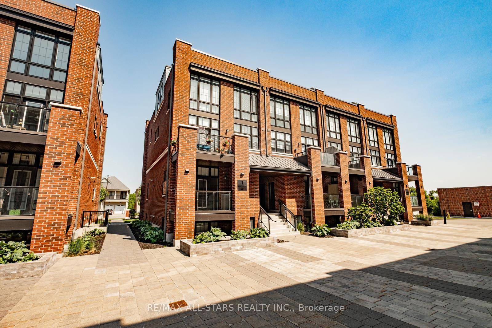 Professional couples, singles, young families, retirees we have the perfectly convenient place to call home !