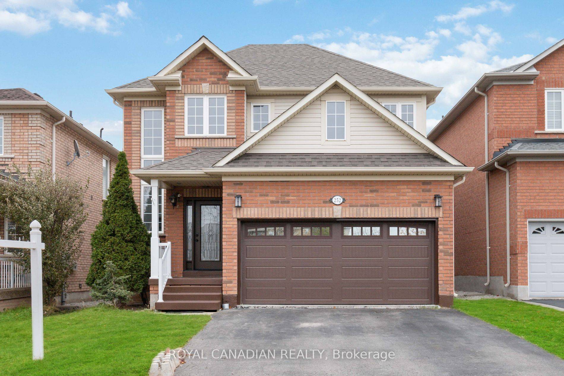 Exquisite and meticulously renovated residence in the highly desirable Milton neighbourhood.