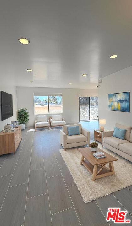 3734 S Canfield Ave 1BR La