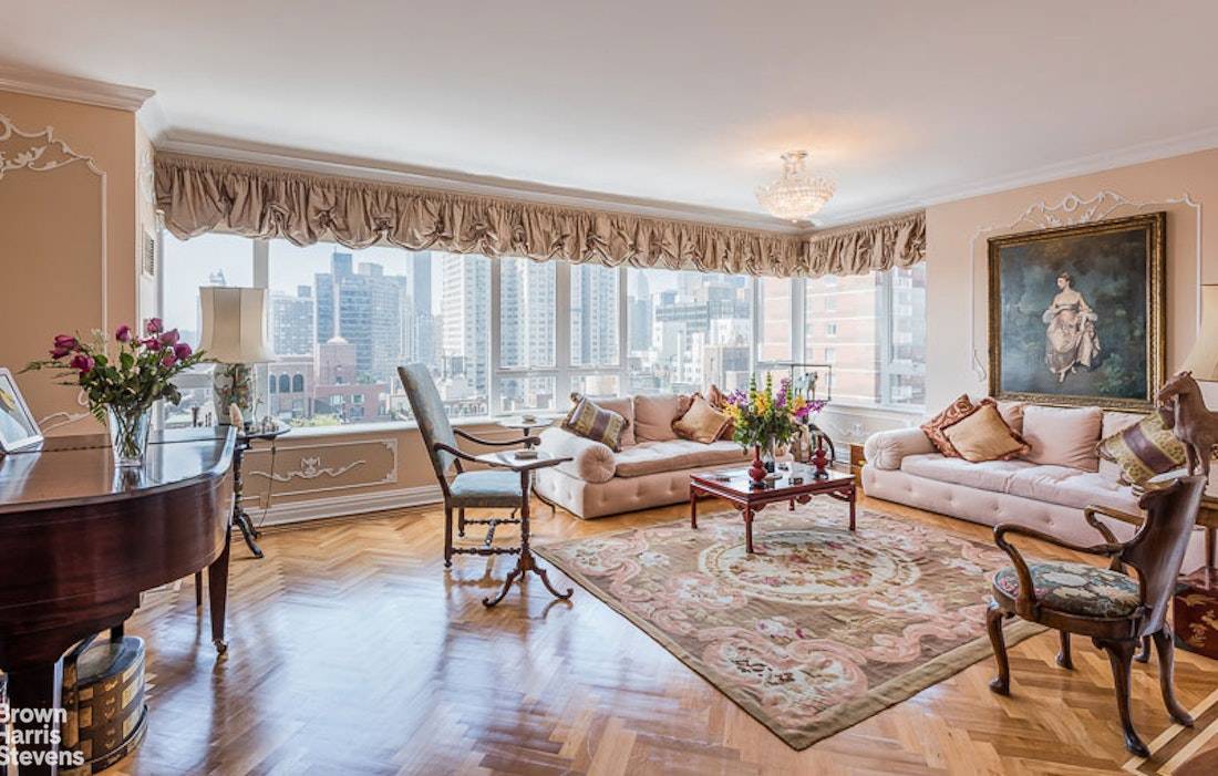 GILDED AGE This fabulous sun filled European style apartment has a grand and gracious gallery which in turns opens to a south and west facing living room and dining room ...