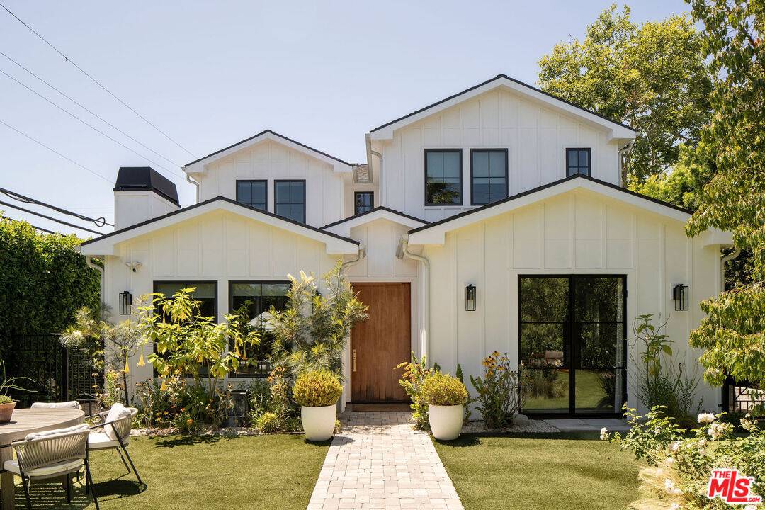 5651   Clinton St 4BR Mid Wilshire La