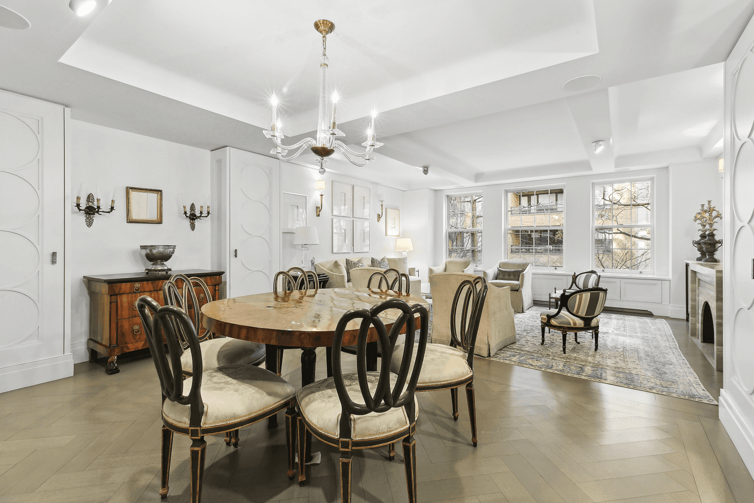 SPACIOUS FULLY RENOVATED 3 BEDROOM DUPLEX WITH CHEFS KITCHEN !
