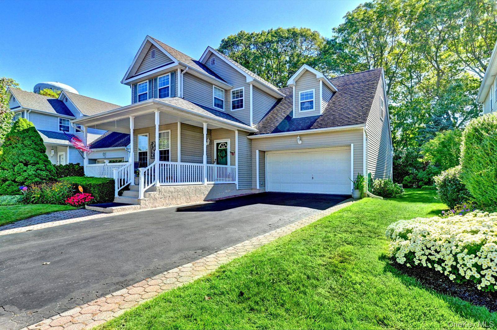 Step into this stunning Mystic Oaks townhome offering 4 bedroom, 4 baths, and over 2, 500 sq.