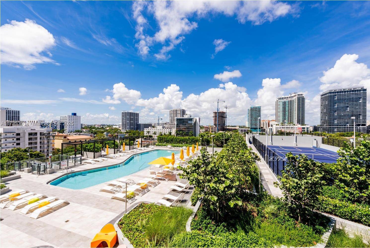 2 2 unit in Paraiso Bayviews with high end finishes.
