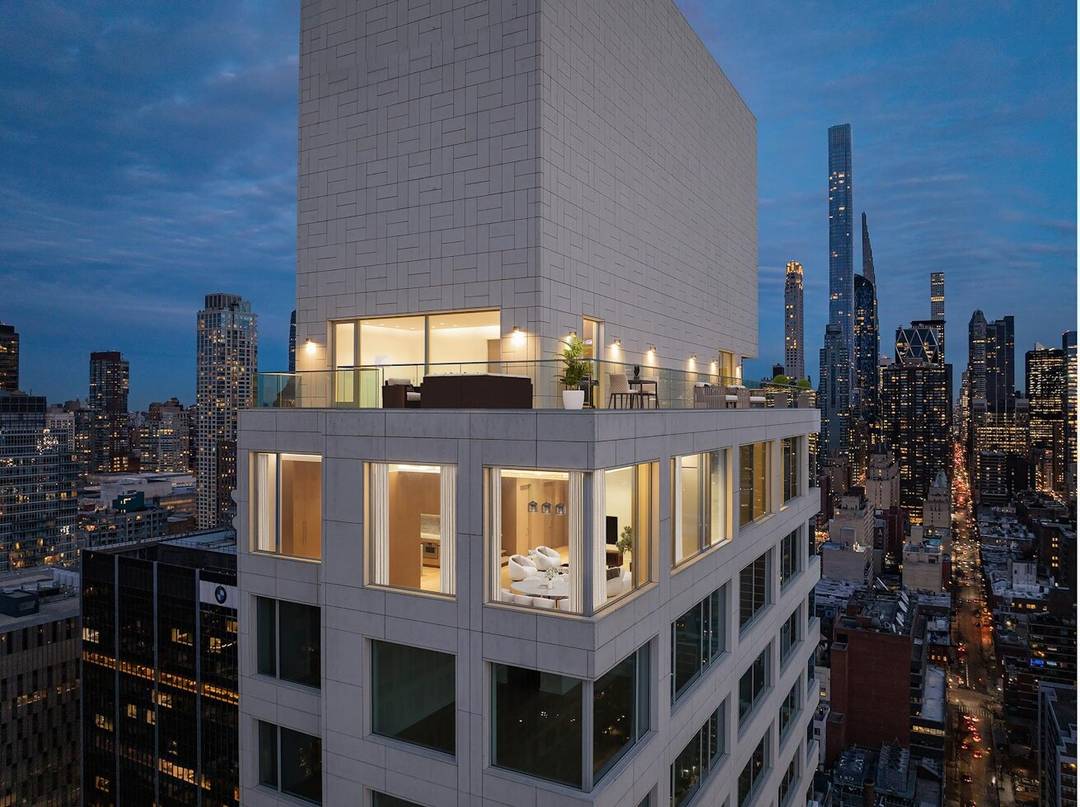 New York City's Amazing Penthouse This overwhelming 5, 100 sq.