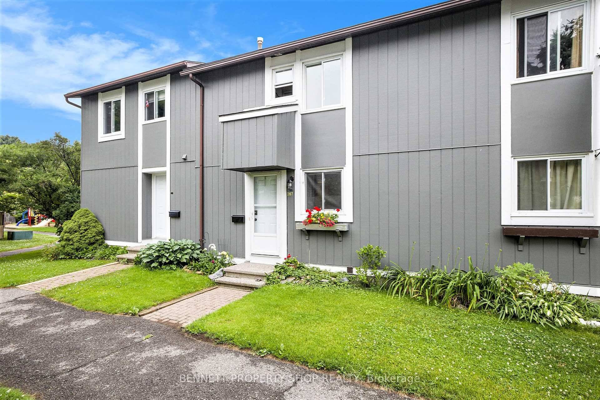 Welcome to this ideally located 3 bedroom, 2 bathroom condo townhome in the thriving and family friendly Barrhaven community.