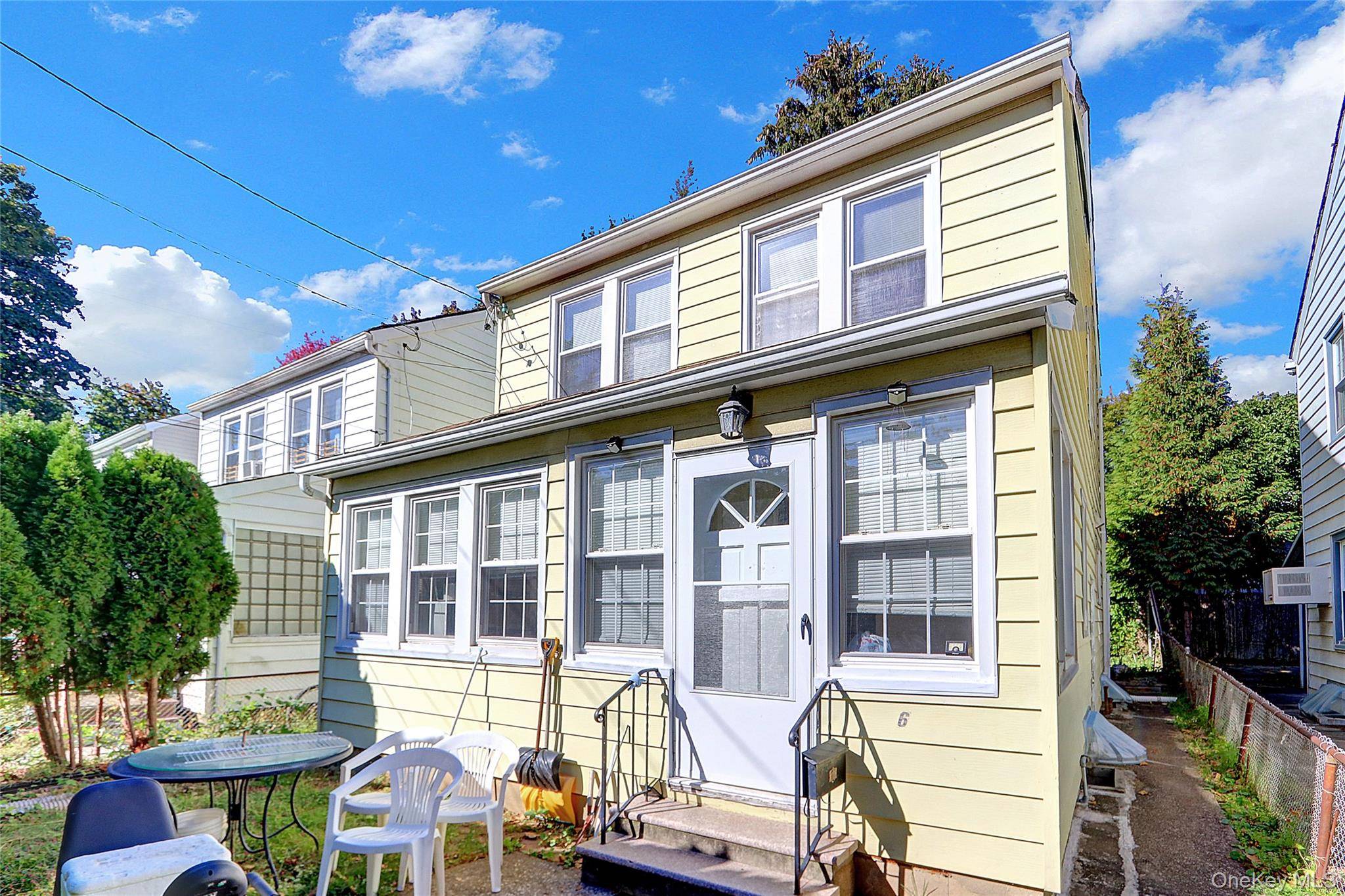 Welcome to this charming colonial home in the heart of Great Neck.