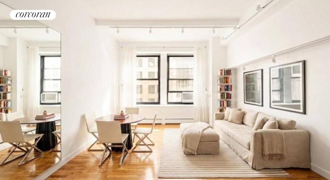 Large open loft studio with 11.