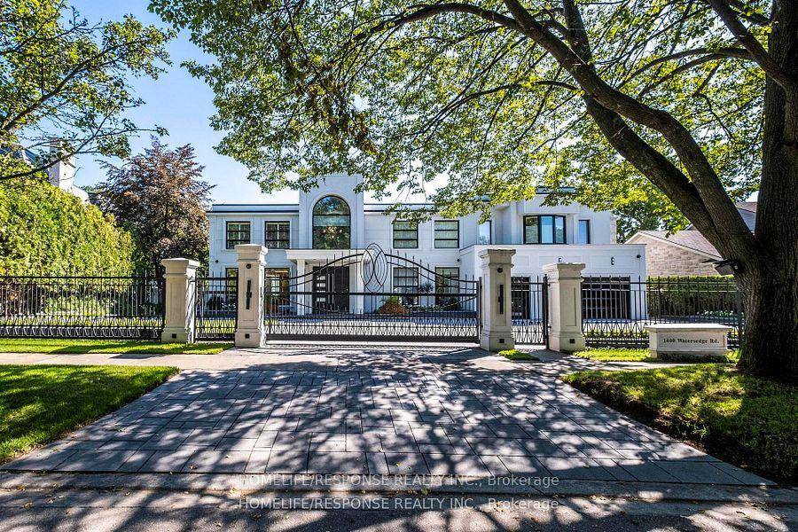 Exquisite Furnished Lakefront Estate with Unparalleled Views of the Toronto Skyline.