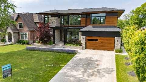 A masterpiece by David Small Designs, this architectural gem offers an elevated lifestyle with cutting edge design and sophisticated finishes for the most discerning buyer.