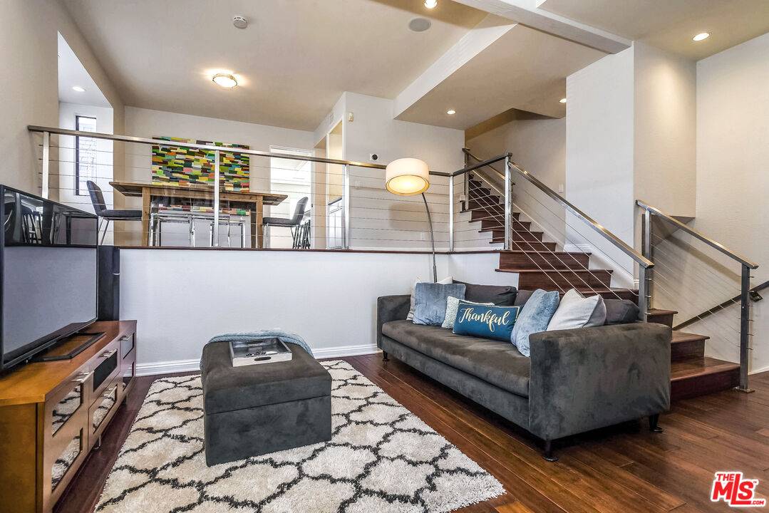 4604  Glencoe Ave 2BR Marina Del Rey La